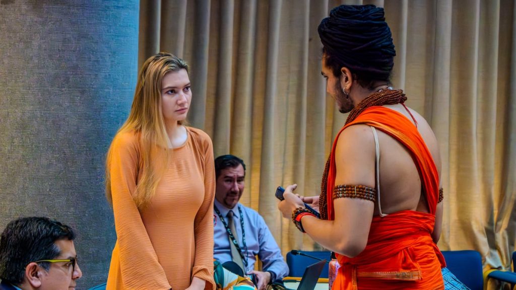 Líderes de Kailasa se acercaron a saludar a ministra Sade Fritschi y ‘fueron atendidos con respeto’, aclara el Ministerio del Ambiente | Política | Noticias