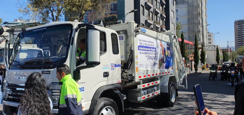 Fallas en los camiones de basura para Quito, otro frente que salpica la gestión del alcalde Pabel Muñoz | Gobiernos locales | Política